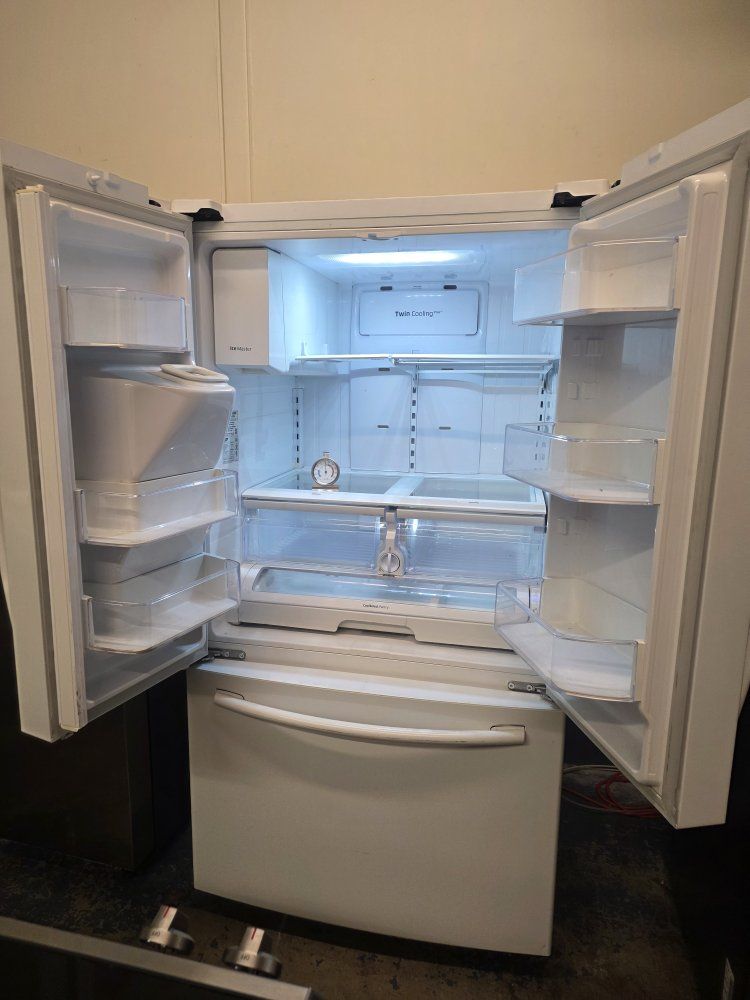 Samsung refrigerator (Icemaker doesn't work)