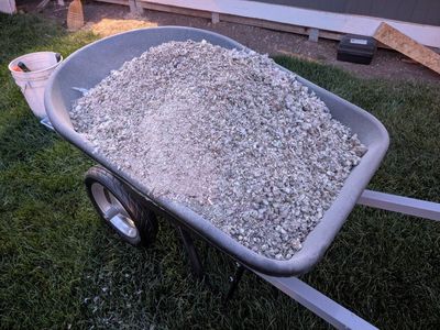 Free Aged Composted Poultry Manure