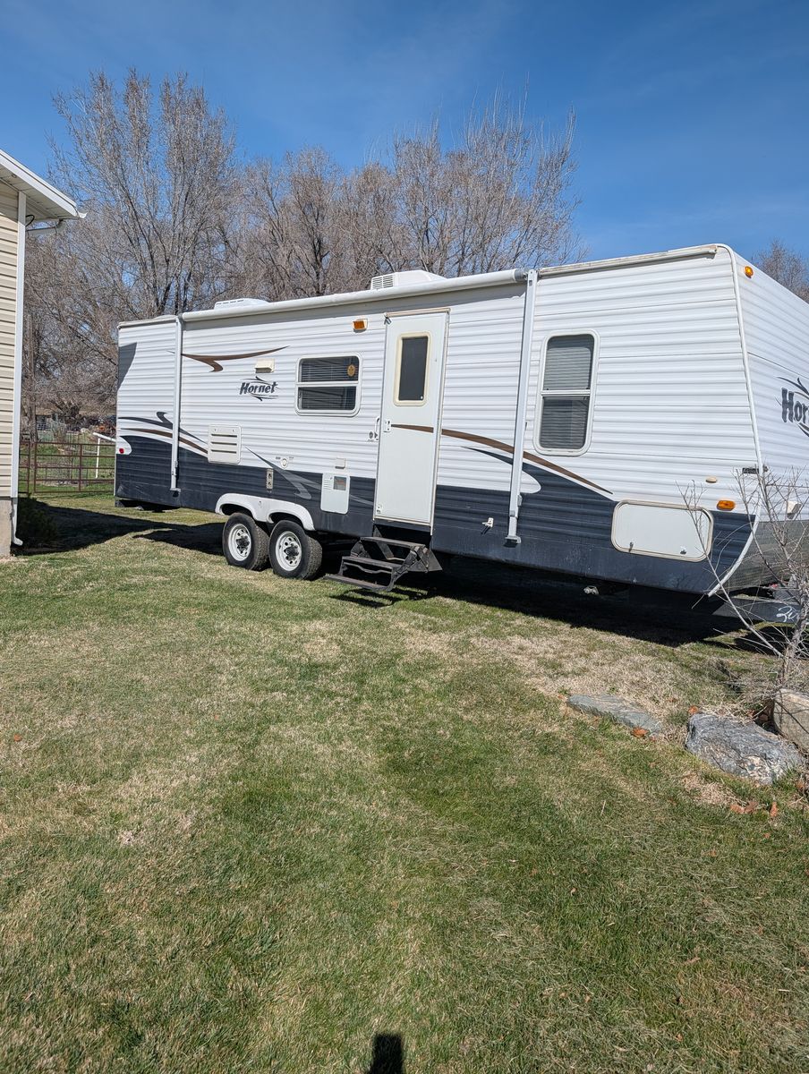 2008 Keystone Hornet – 26 ft Travel Trailer Excellent Condition • One Owner • Lightly Used