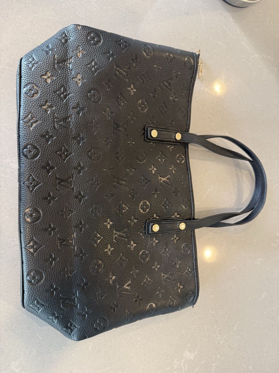 Louis Vuitton Monogram Empreinte Artsy MM Shoulder Bag Black Leather Gold Hardware