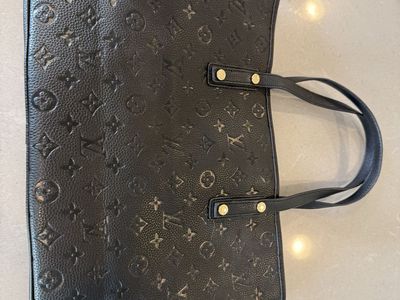 Louis Vuitton Monogram Empreinte Artsy MM Shoulder Bag Black Leather Gold Hardware