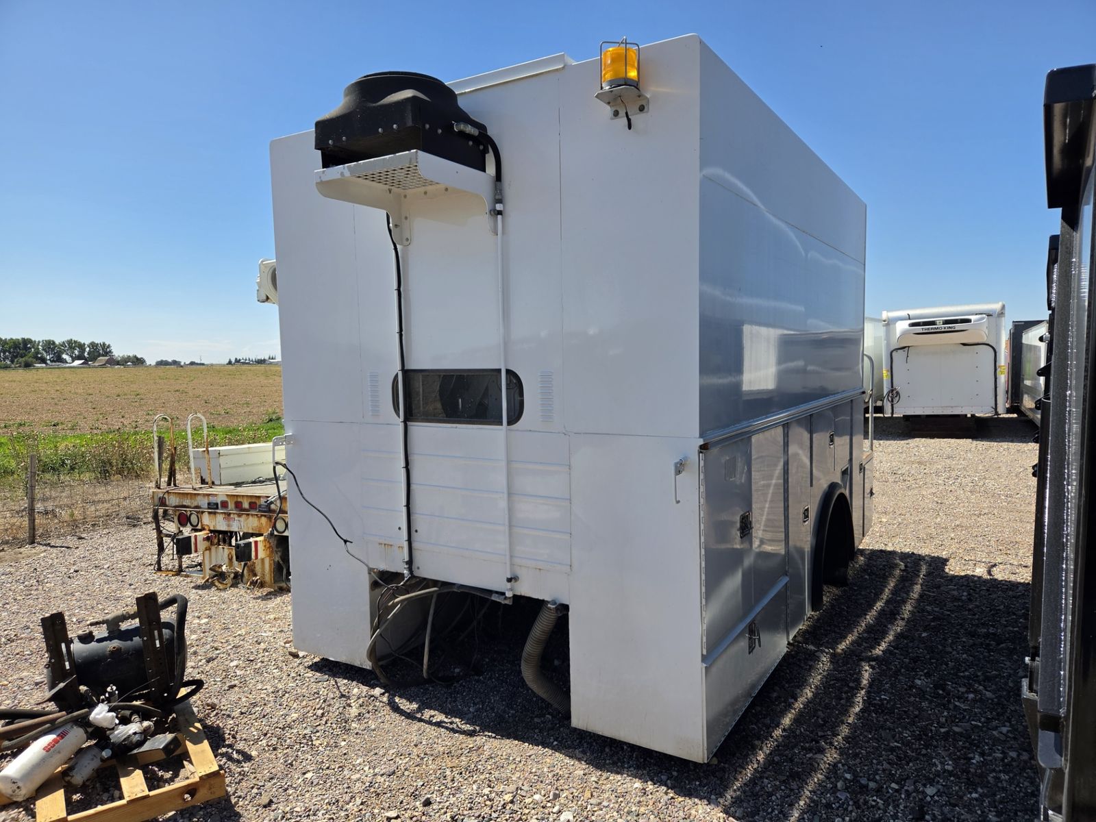 2013 KNAPHEIDE 15 FT ENCLOSED SERVICE BODY