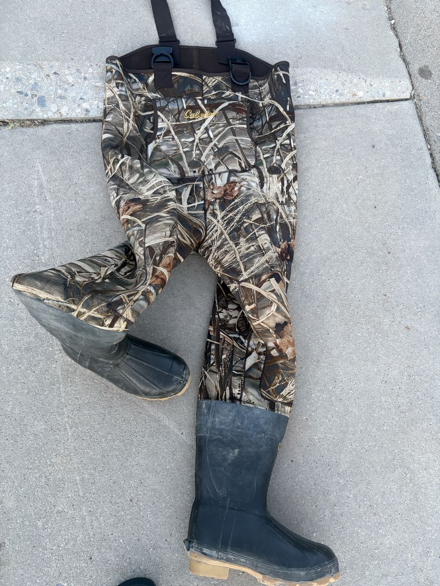Cabela's Camo Bootfoot Chest Waders with Integrated Rubber Boots