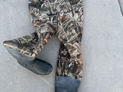 Cabela's Camo Bootfoot Chest Waders with Integrated Rubber Boots