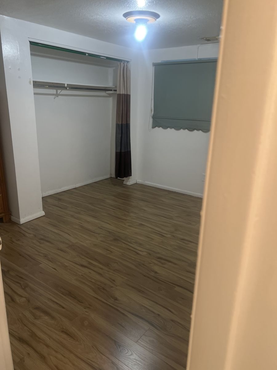 Room For Rent In 2bedroom Basement