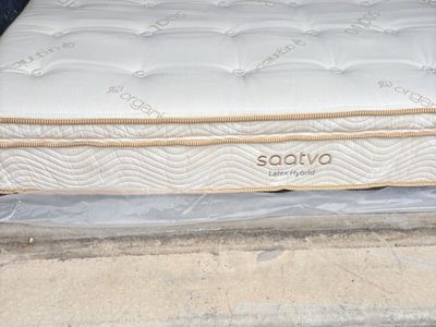 Saatva Latex Hybrid King Mattress