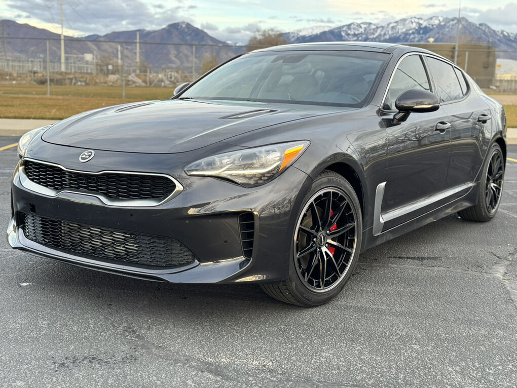 2019 KIA STINGER Premium