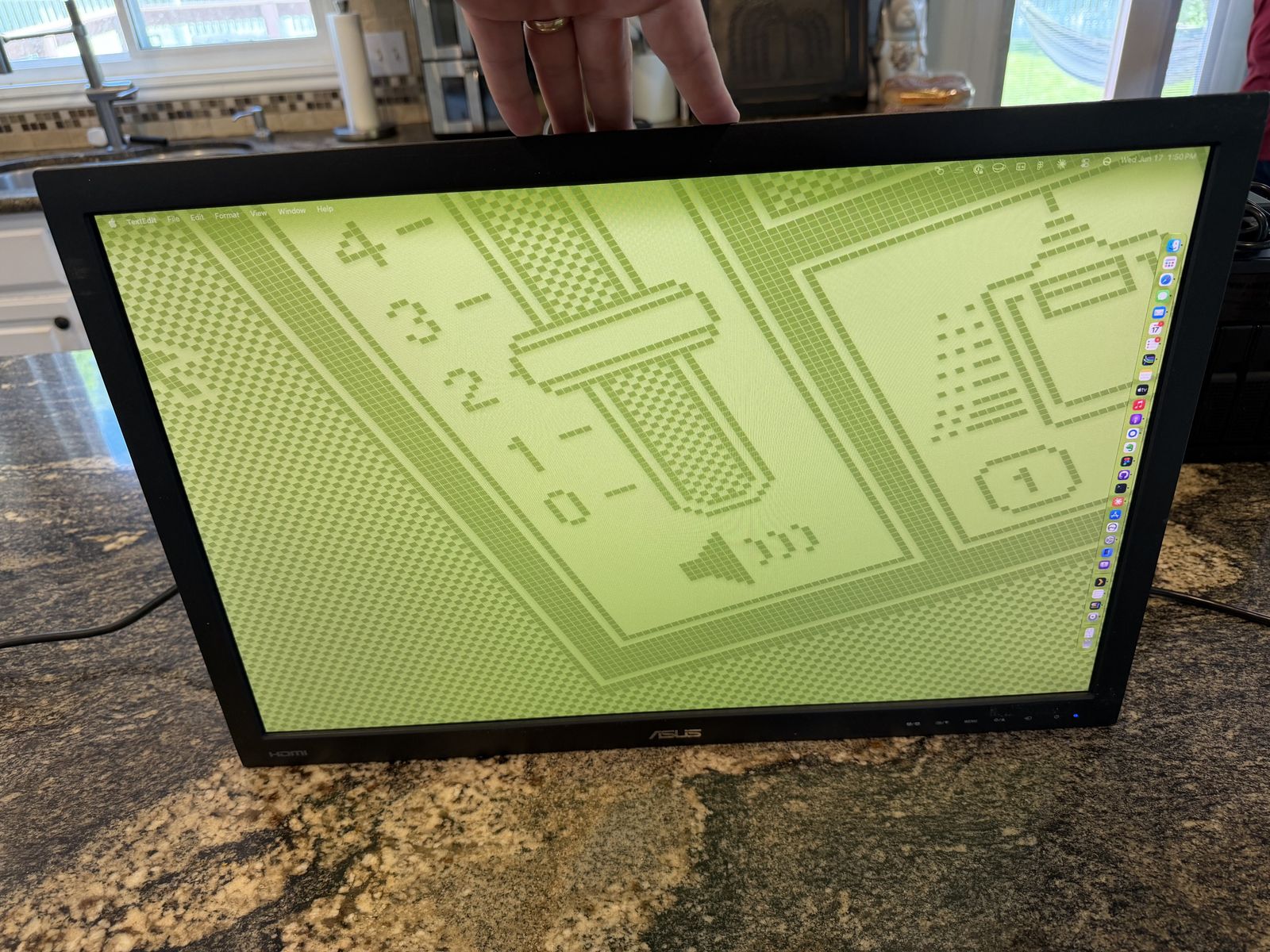 Main image 3