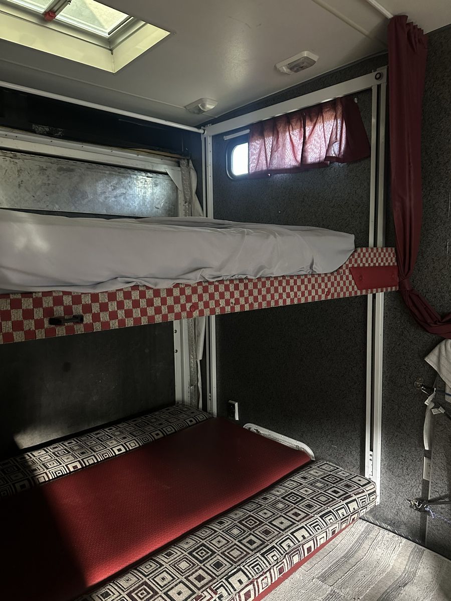 Main image 5