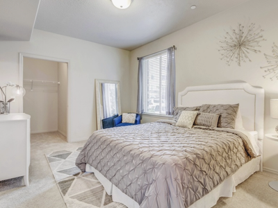 Private Room & Office!!