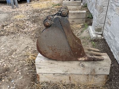 1 foot wide Cat mini x bucket