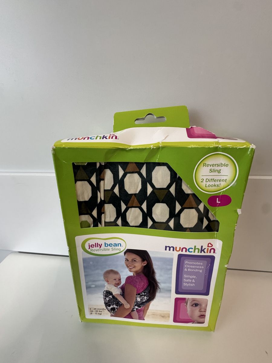 Munchkin Jelly Bean Cosmopolitan Reversible Sling NIP size Large