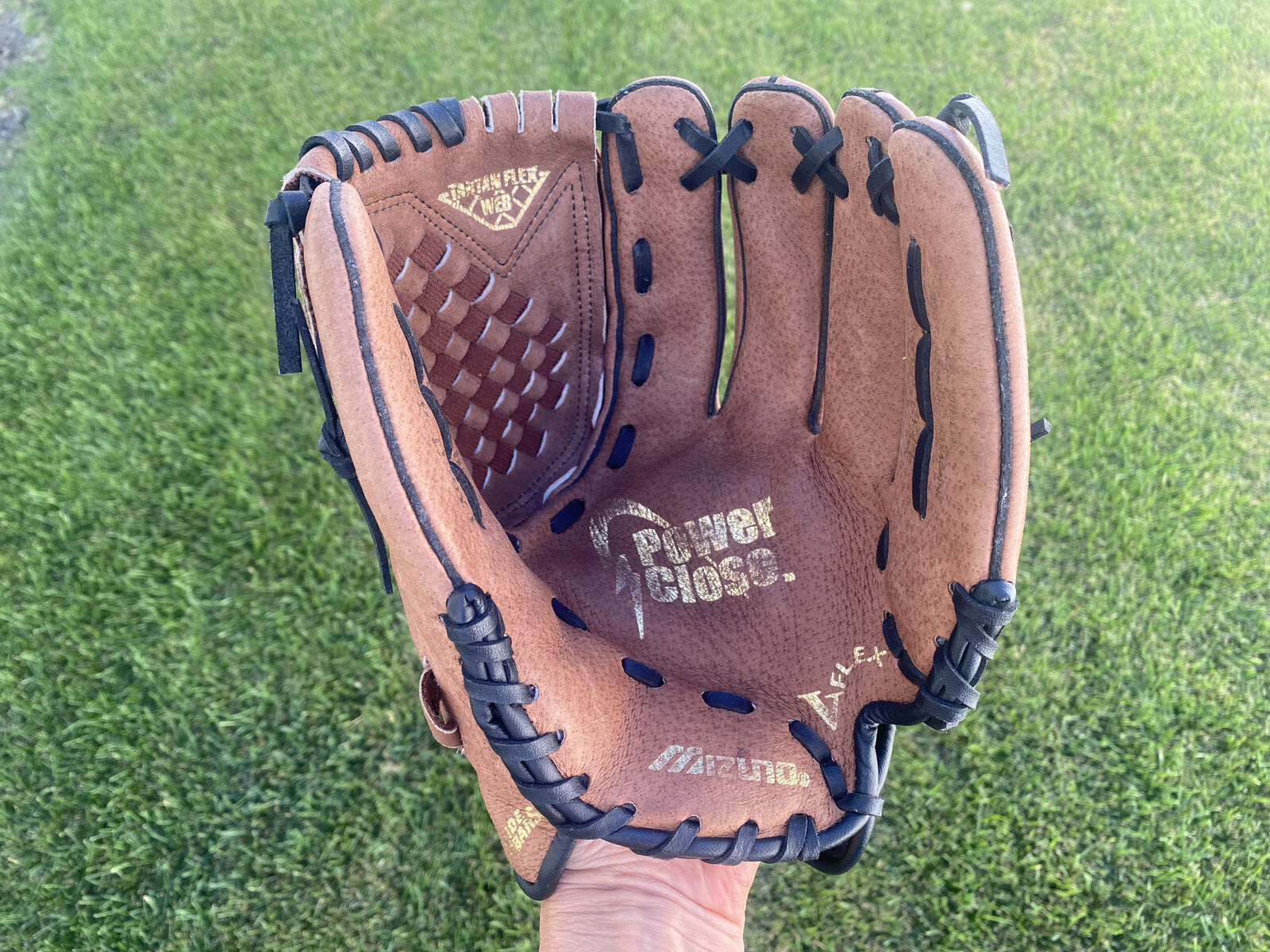 Mizuno Prospect Series PowerClose Baseball Glove 11.5"