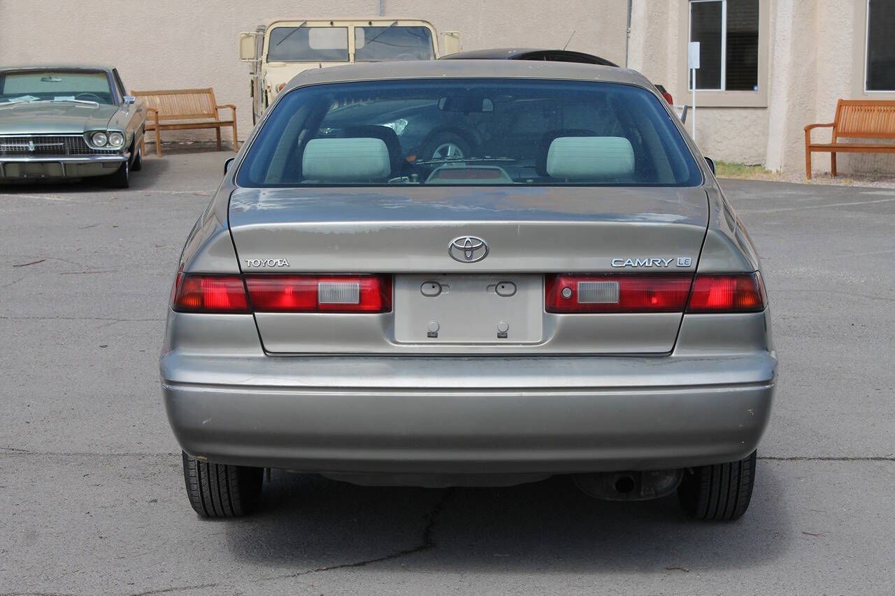 Main image 6