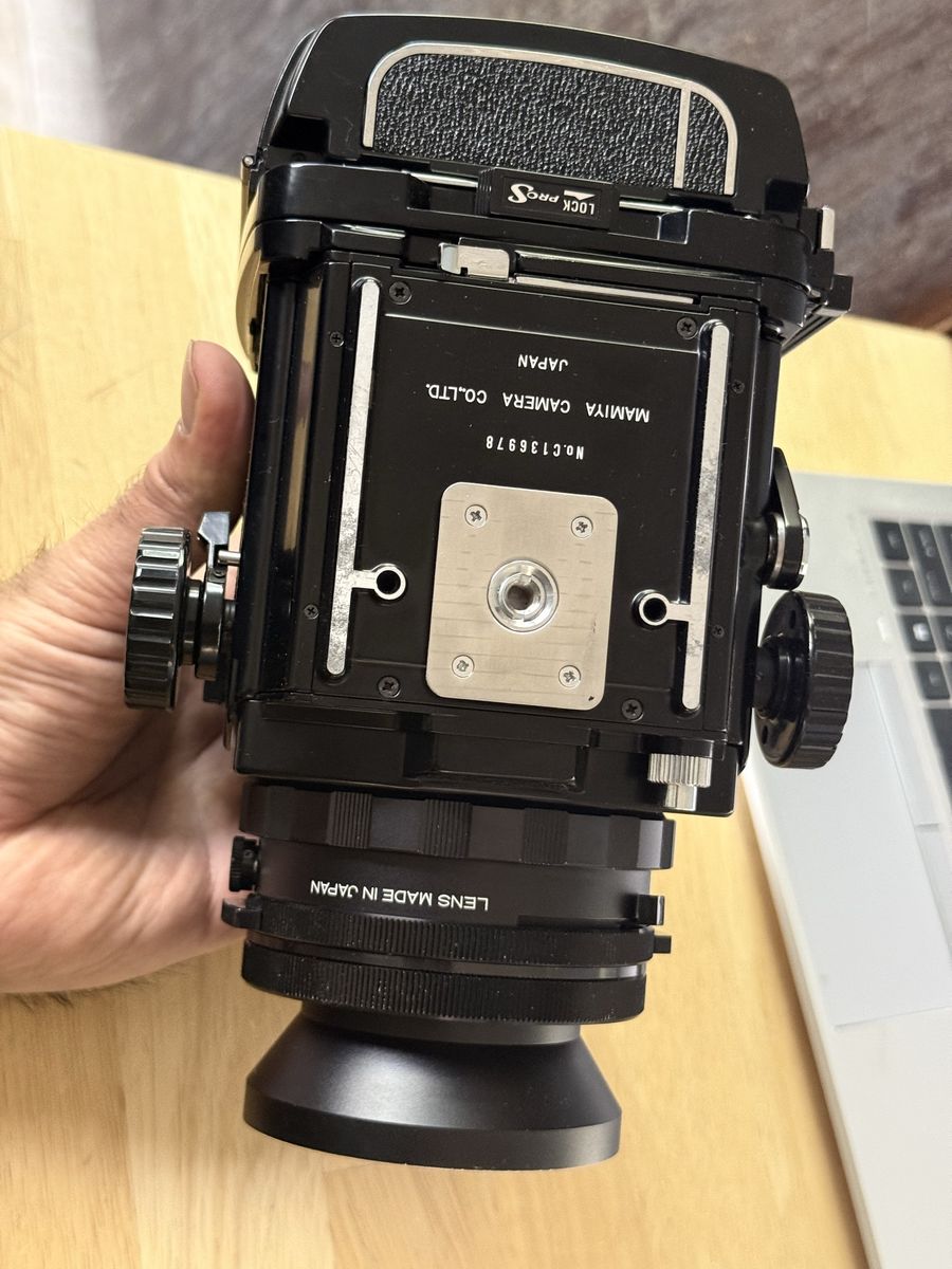 Main image 6