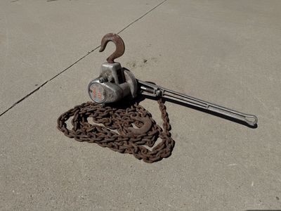 1-1/2 Ton Chain Hoist/Winch with Chain