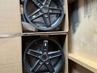 Polaris razor wheels
