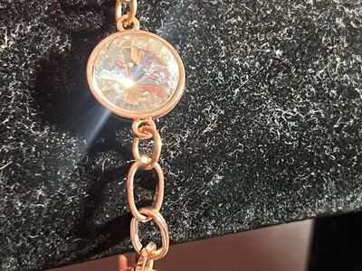 Fashion Crystal Toggle Clasp Bracelet - Rose Gold Tone Chain with Clear Gemstone