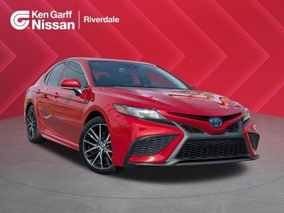 2021 Toyota Camry Hybrid SE