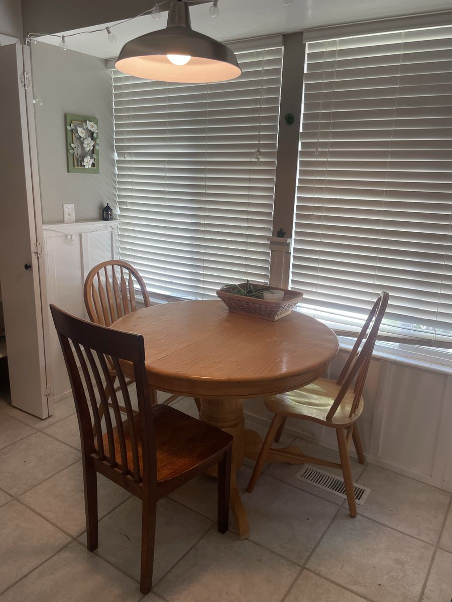 Cute wooden table (plus chairs)