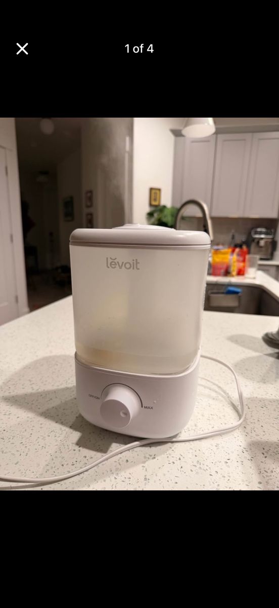 Levoit humidifier - White, top loading