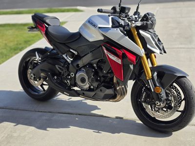 2024 Suzuki GSX-S1000