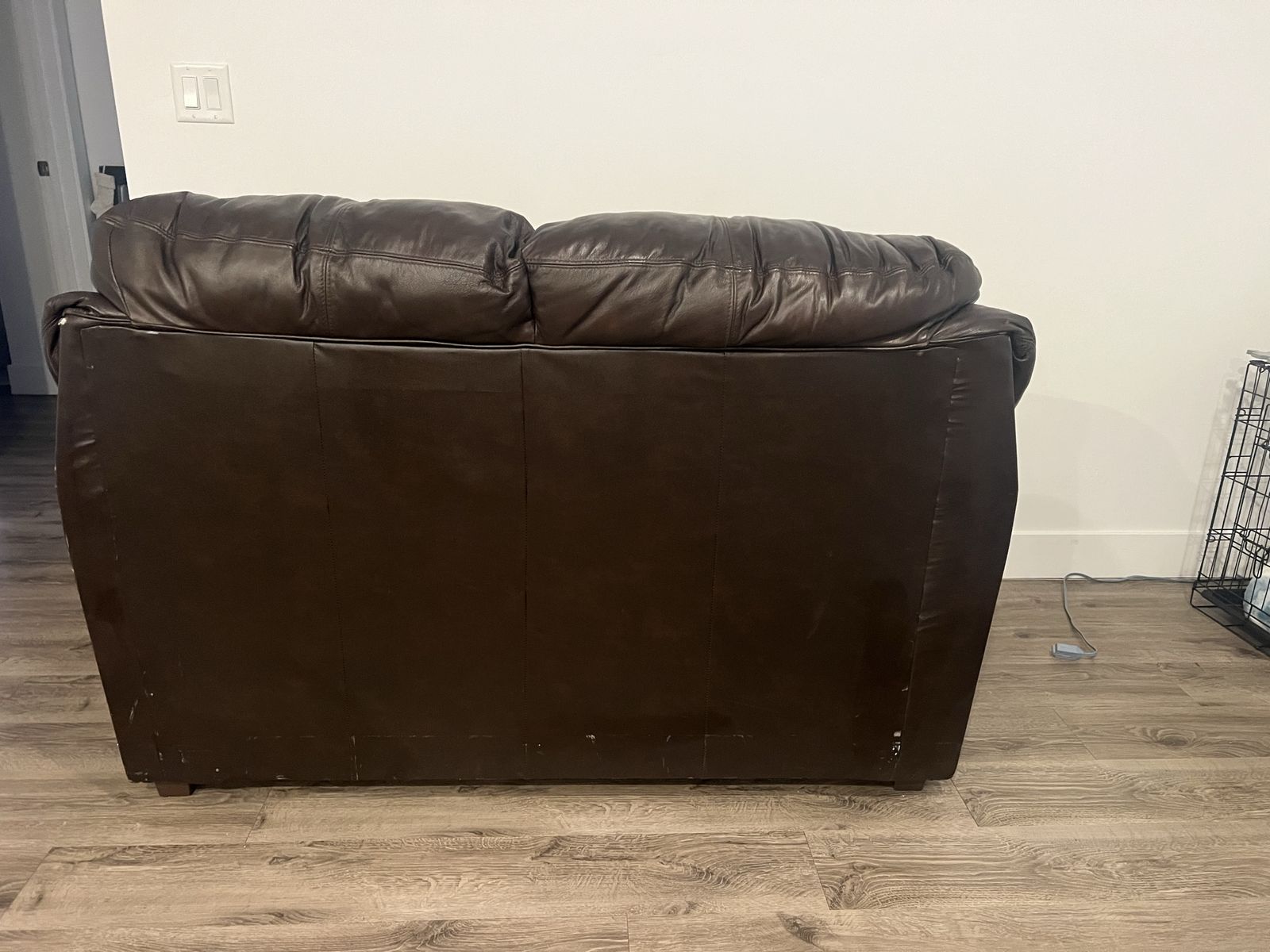 Main image 3