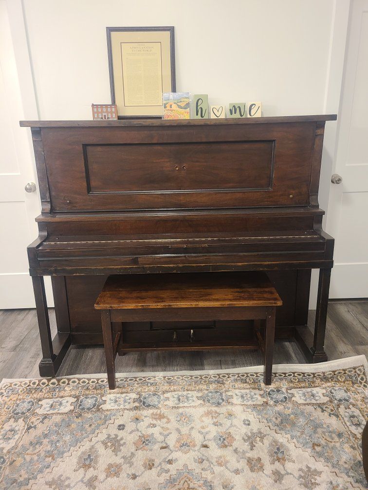 Free Gulbransen Upright Piano