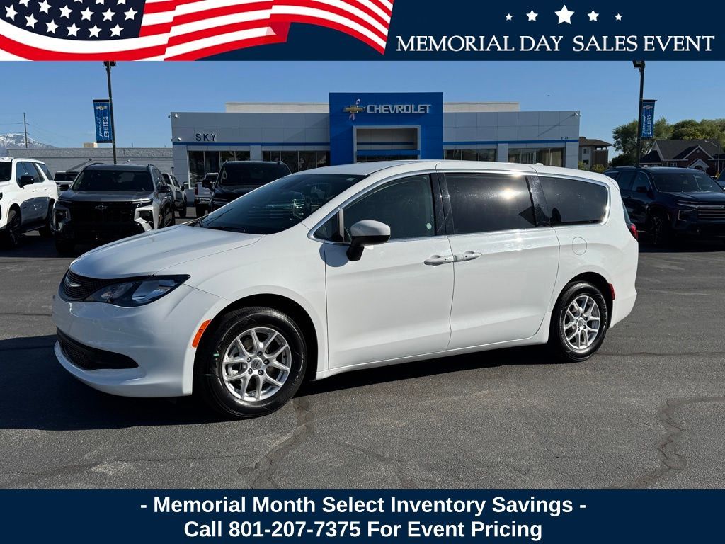 2023 Chrysler Voyager LX