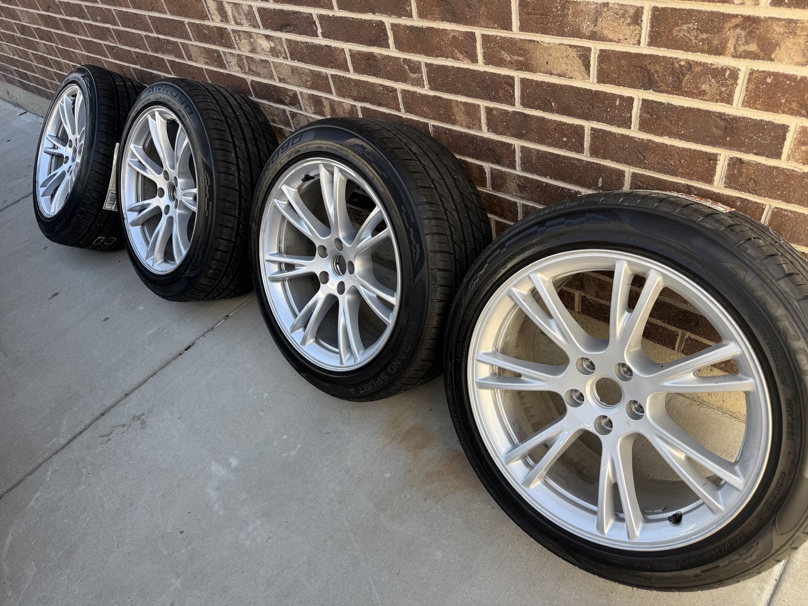 Tesla Model Y 19" wheels & New Tires 255/45r19  rims 255/45/19 all season tires