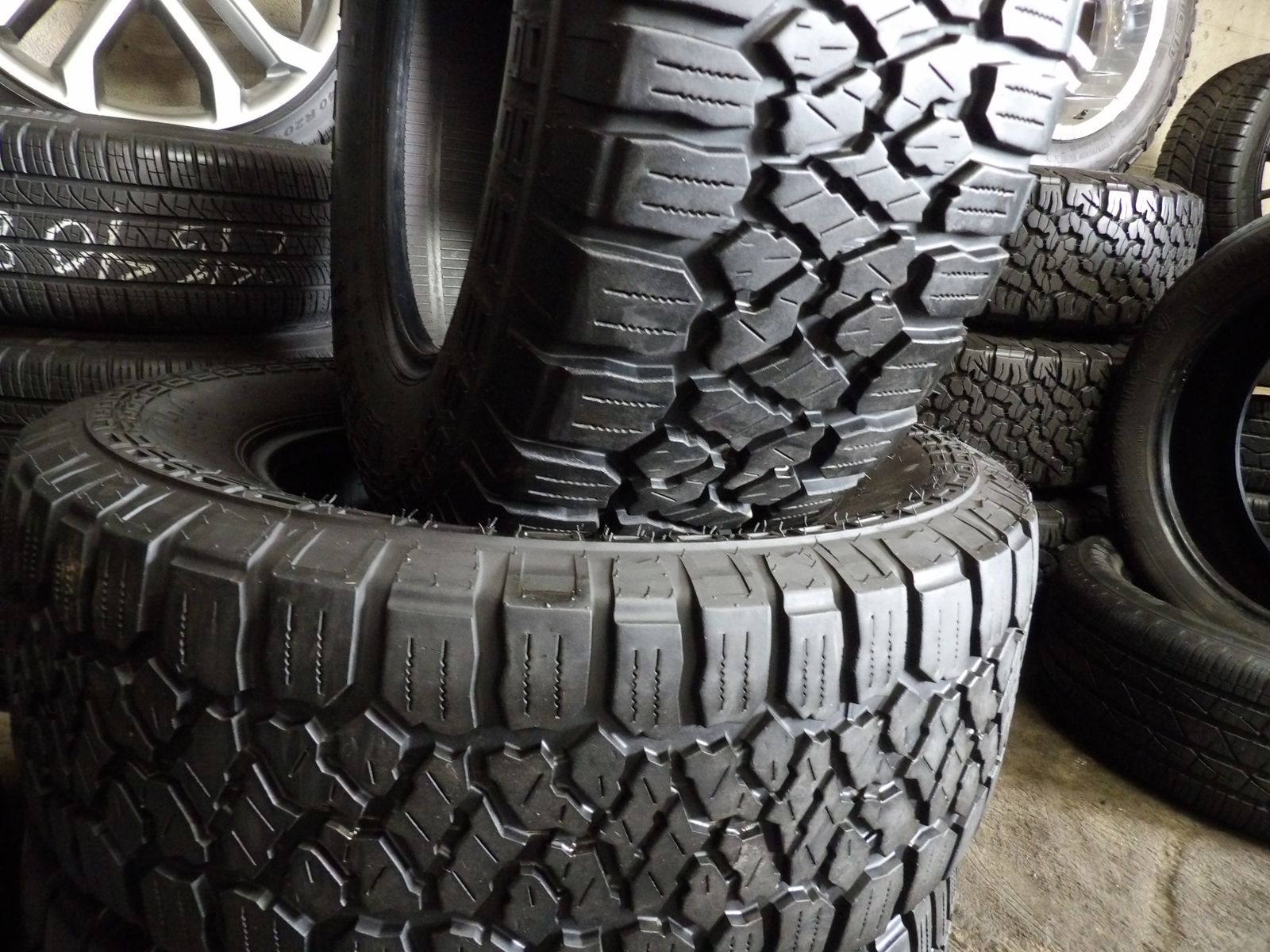 275/65R18 KENDA KLEVER A/T2 PAIR OF TWO USED TIRES