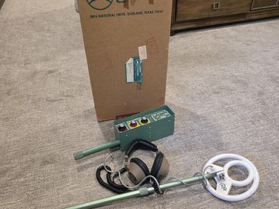 Vintage Garrett Electronics Master Hunter Series Metal Detector with Headphones