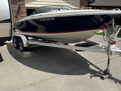2008 Chris-Craft Launch 20 Runabout with Trailer - Classic Style, Excellent Condition