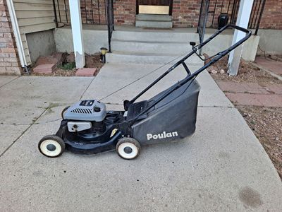 Poulan 4.5hp bagged push mower, excellent