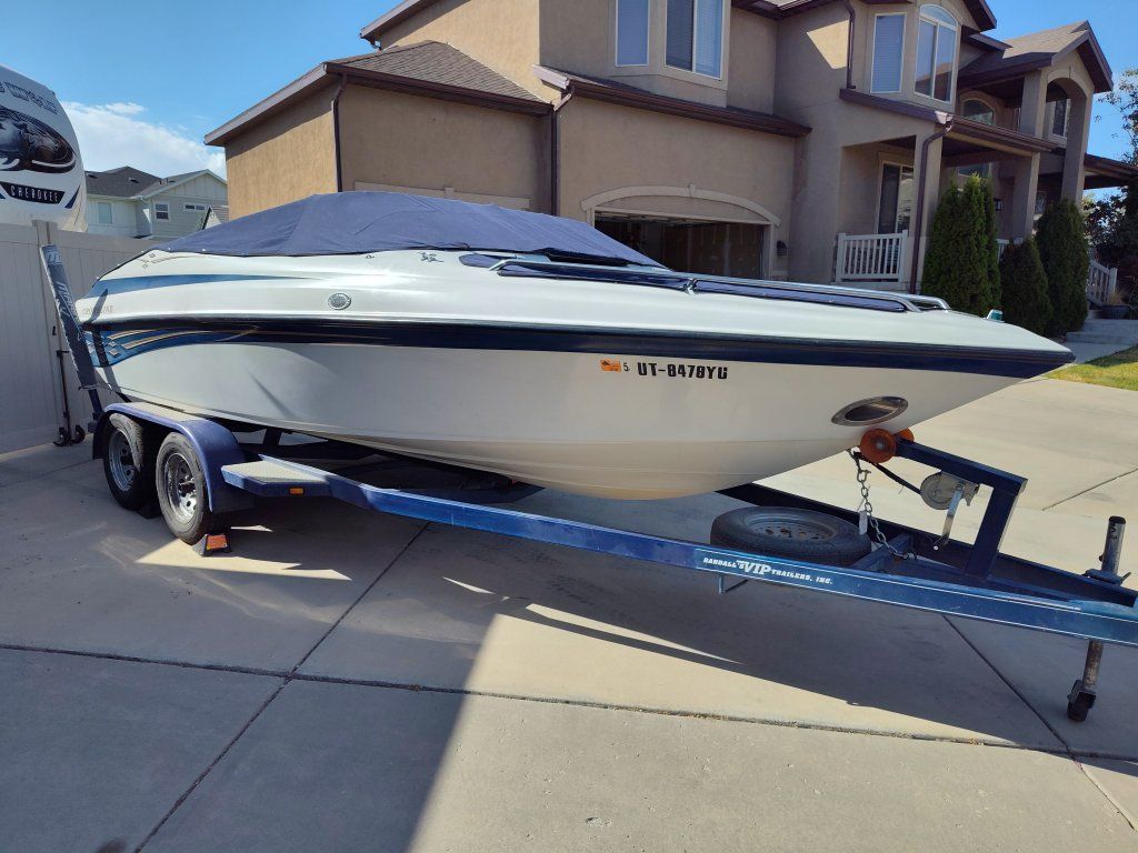 2001 crownline 202br