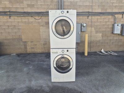 LG SET WASHER AND ELECTRIC DRYER FREE DELIVERY !
