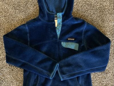 Patagonia fleece pullover hoodie, women’s small