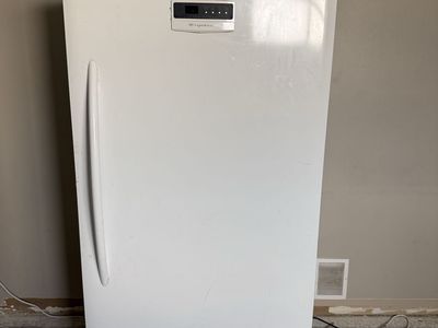 Frigidaire Stand-Up Upright 16.6 cu Freezer - White
