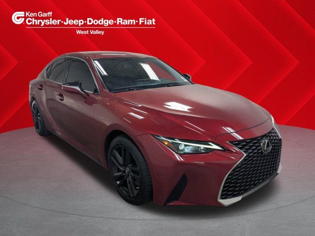 2022 Lexus IS Base