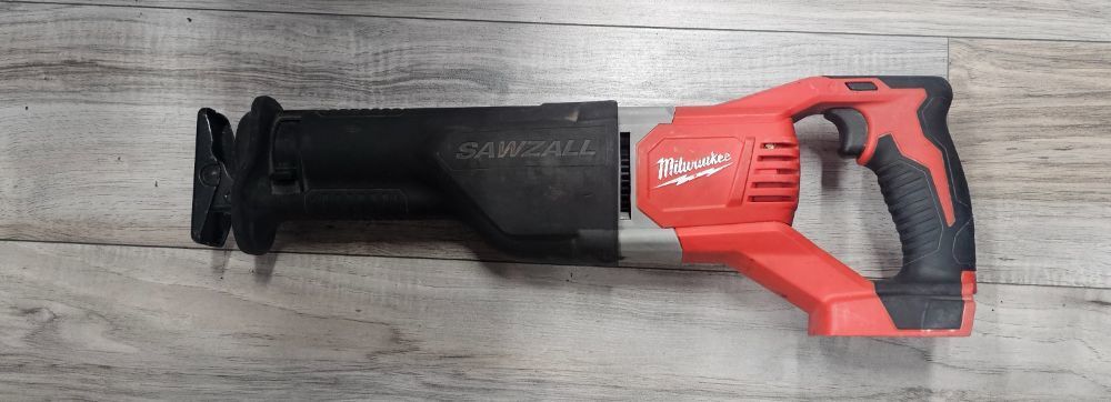 MILWAUKEE 2621-20 RECIPROCATING SAW