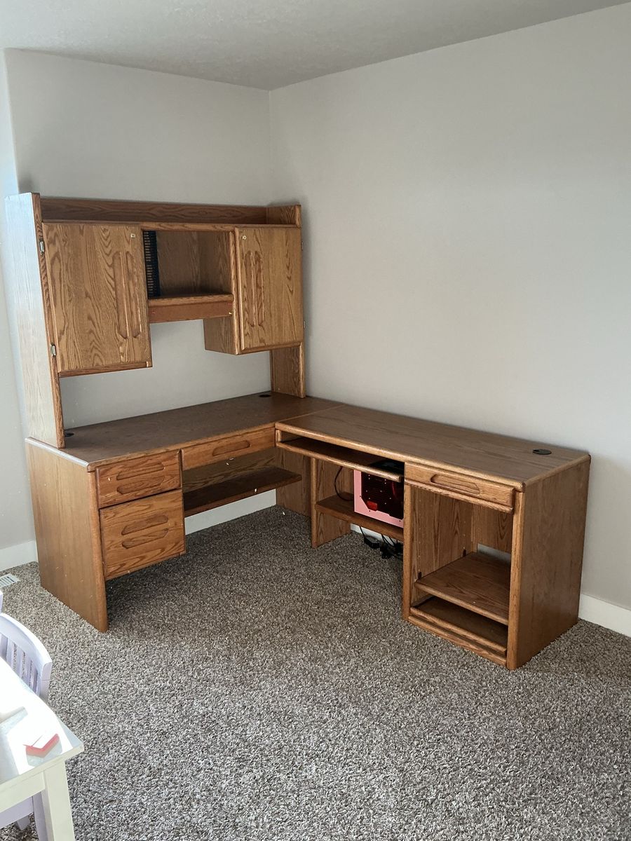 Heavy Oak L-Shaped Corner 3-Piece Desk