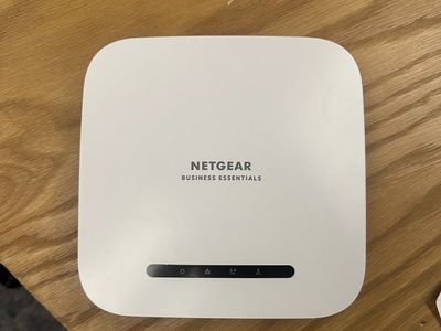 Netgear WAX214v2 Wi-Fi PoE Access Point