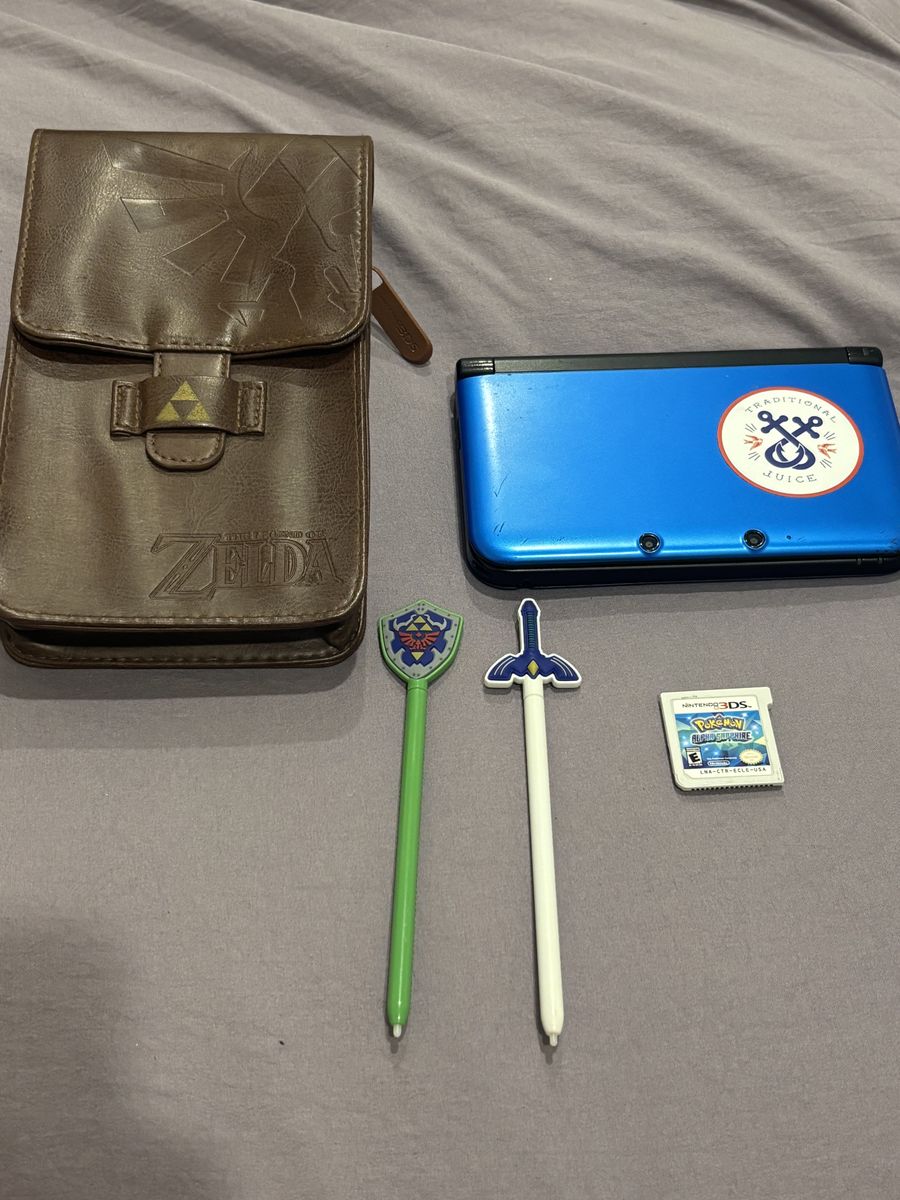 Nintendo 3DS XL Blue Console Bundle