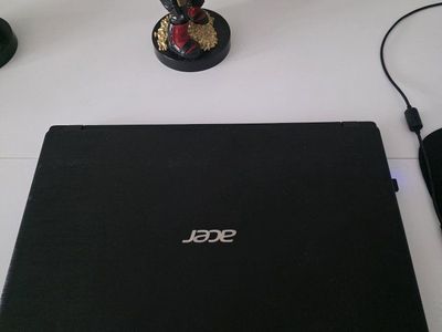 Acer Aspire 3 A315-21-95KF Laptop AMD A9-9420, 6GB RAM, 1TB HDD, Radeon R5 Graphics