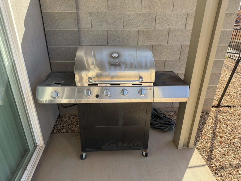 Charbroil Grill
