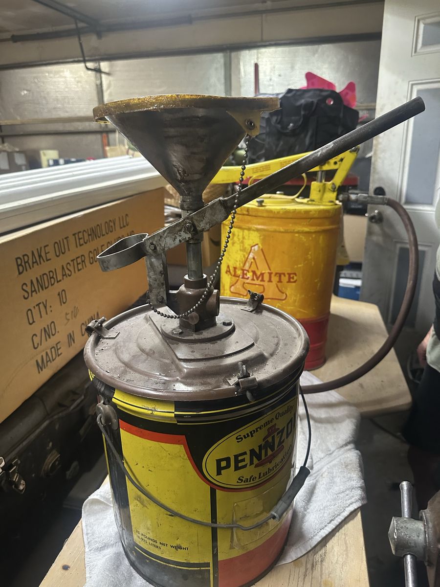 Vintage Pennzoil Supreme Quality Safe Lubrication Oil Dispenser Pump Can