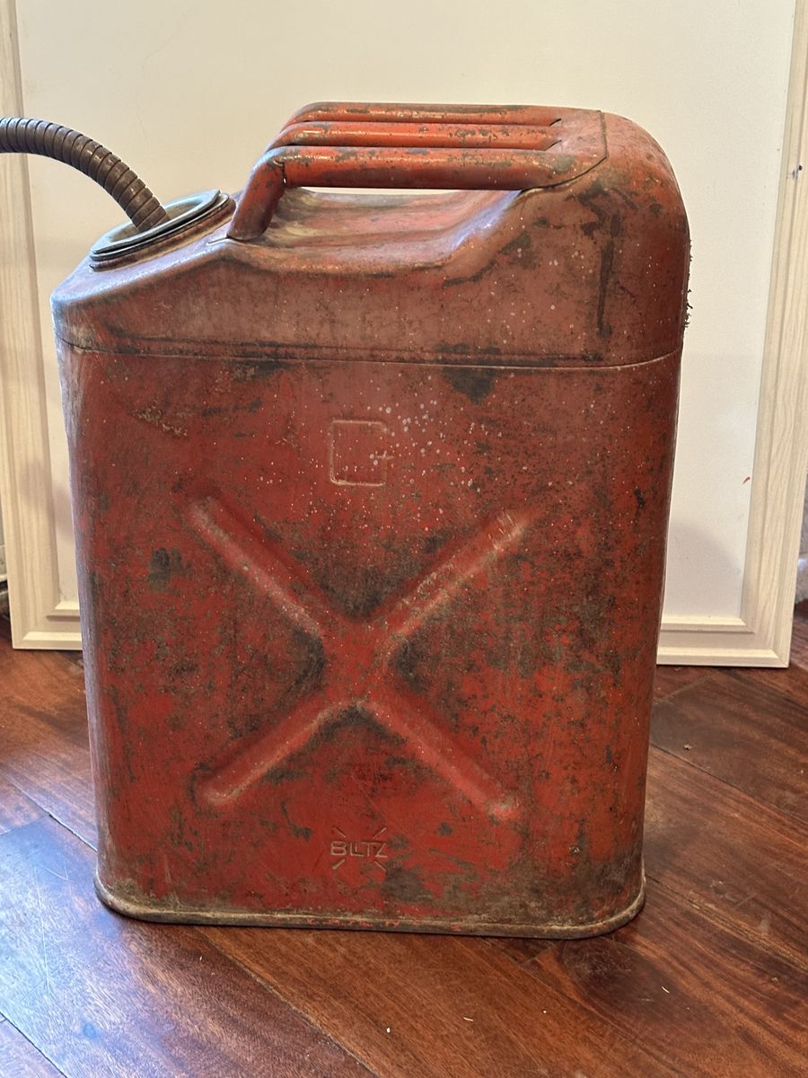 Blitz vintage/antique metal gas can