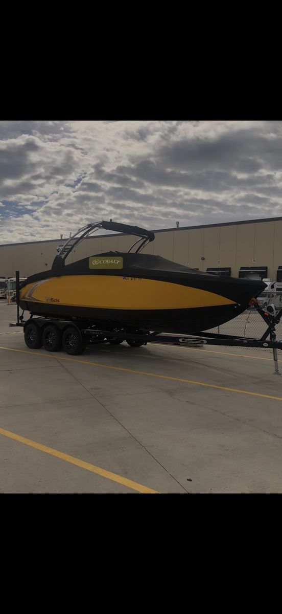2018 Cobalt R7 Surf Boat - 430 HP, 200 Hrs, One Owner, Yacht Certified
