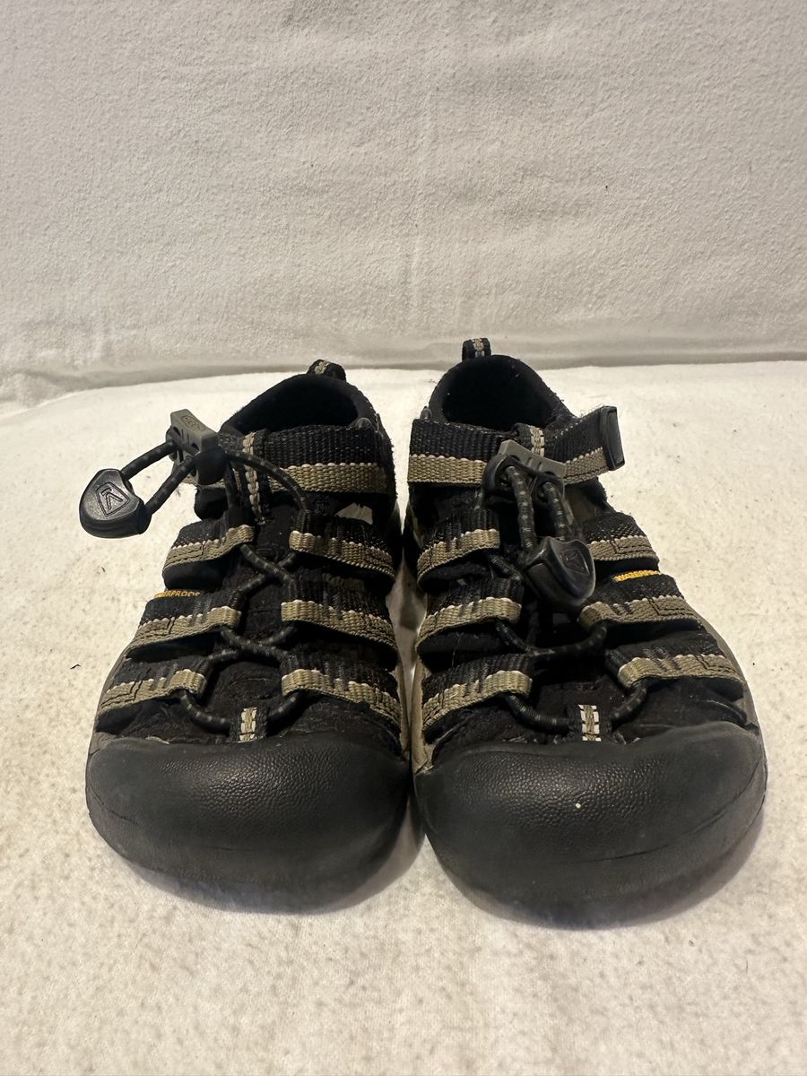 Keen toddler, size 9, black and khaki waterproof, hiking sandals