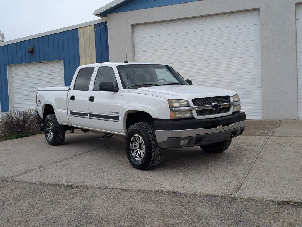2004 CHEVROLET SILVERADO 2500HD LS